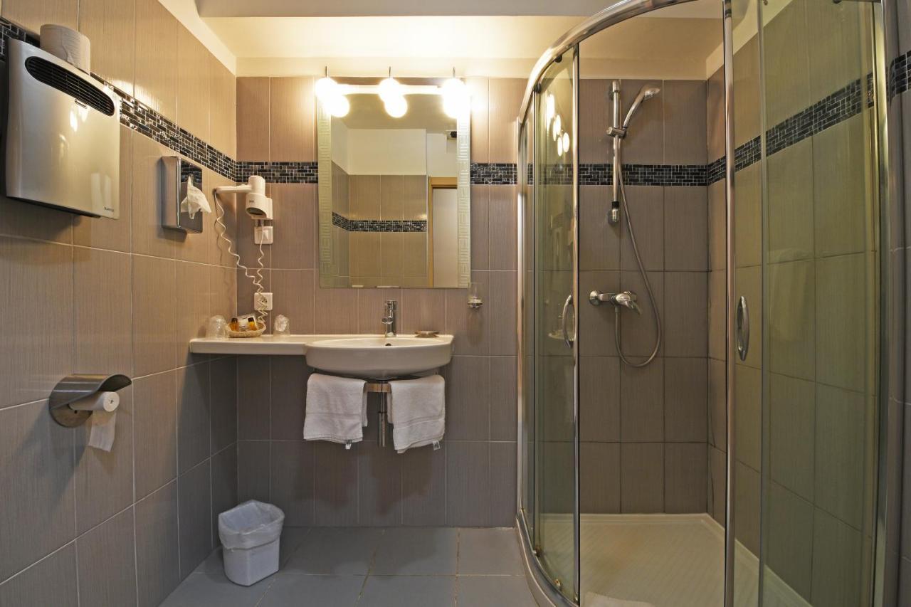 Hotel Tettola แซ็งต์-โฟลร็องต์ ภายนอก รูปภาพ