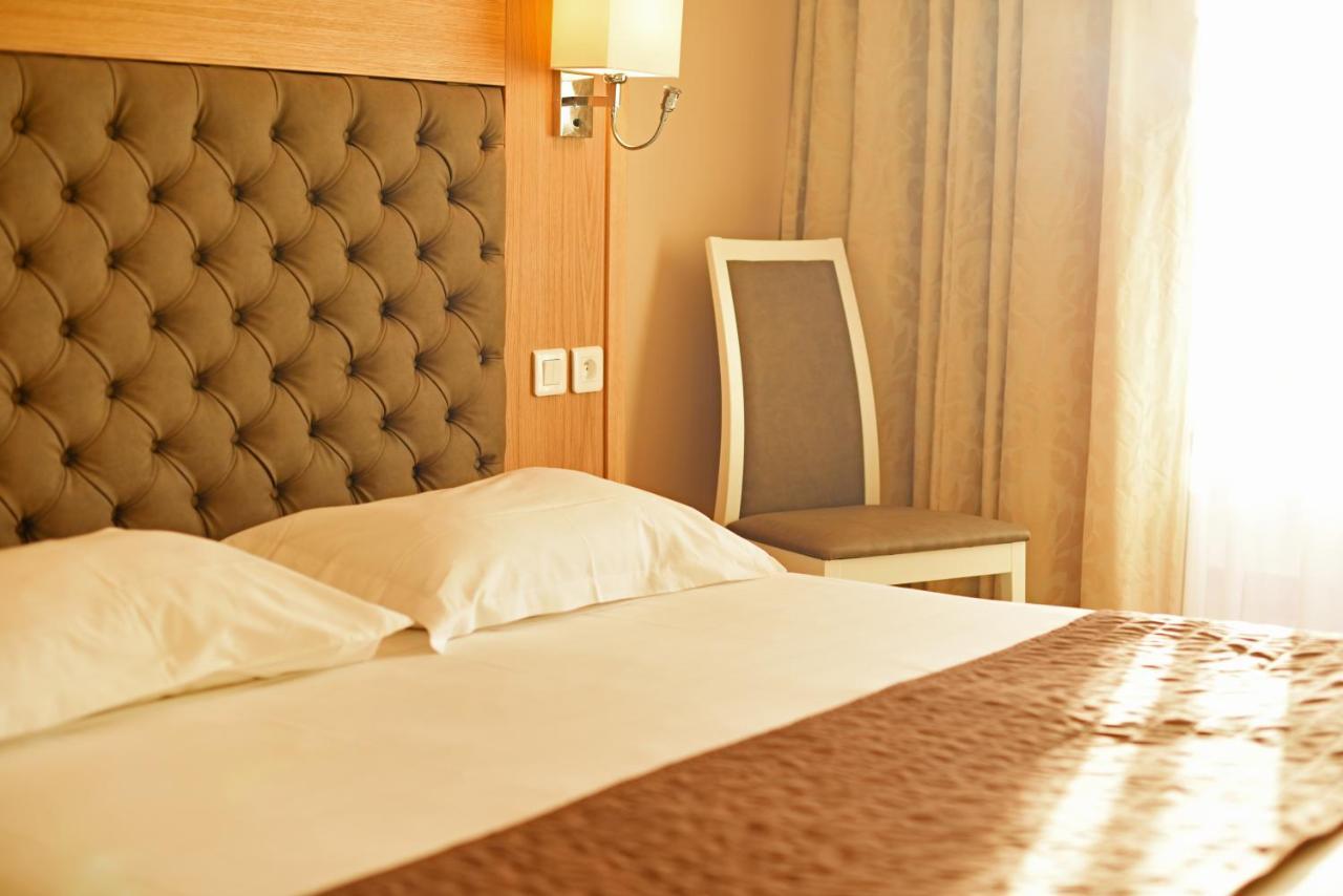 Hotel Tettola แซ็งต์-โฟลร็องต์ ภายนอก รูปภาพ