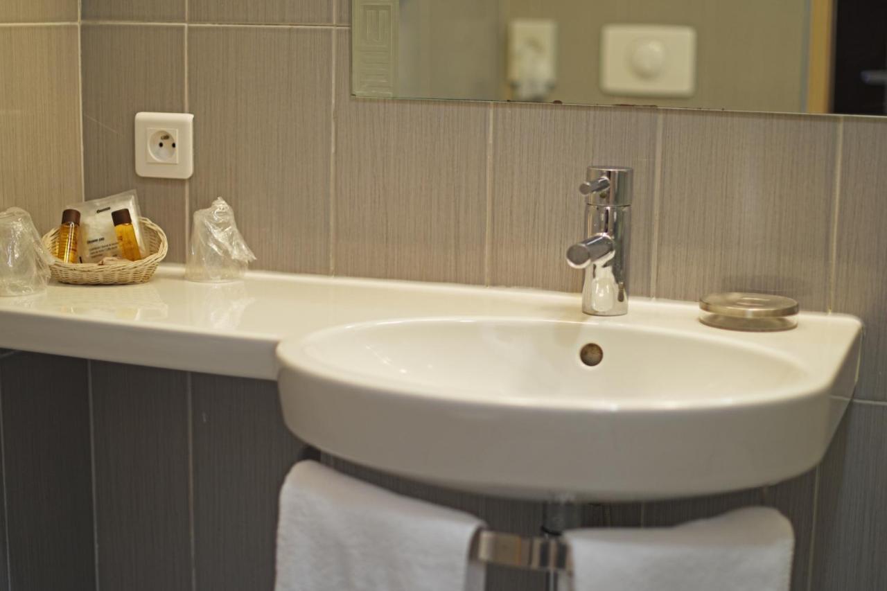 Hotel Tettola แซ็งต์-โฟลร็องต์ ภายนอก รูปภาพ