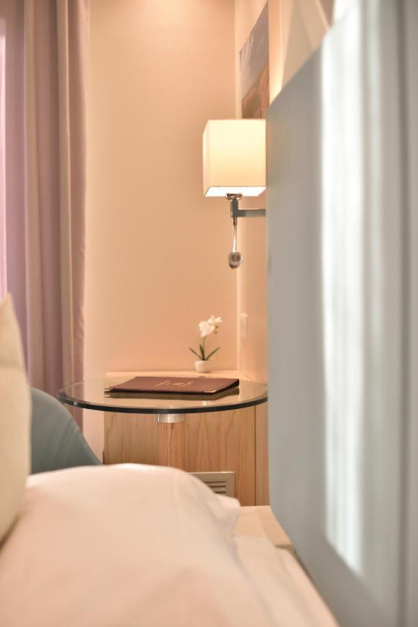 Hotel Tettola แซ็งต์-โฟลร็องต์ ภายนอก รูปภาพ