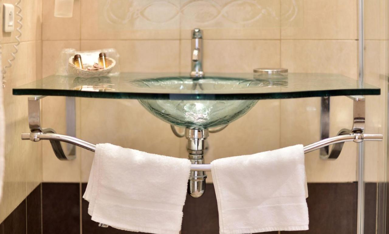 Hotel Tettola แซ็งต์-โฟลร็องต์ ภายนอก รูปภาพ