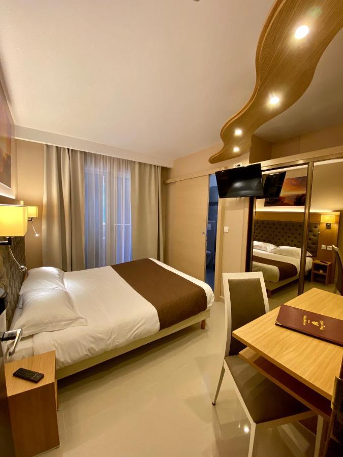 Hotel Tettola แซ็งต์-โฟลร็องต์ ภายนอก รูปภาพ